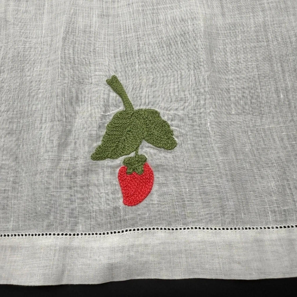Vintage,Unused White Madeira Linen , Embroidered Berry Finger Tip Guest Towel